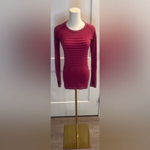 Lululemon size 4 shirt
